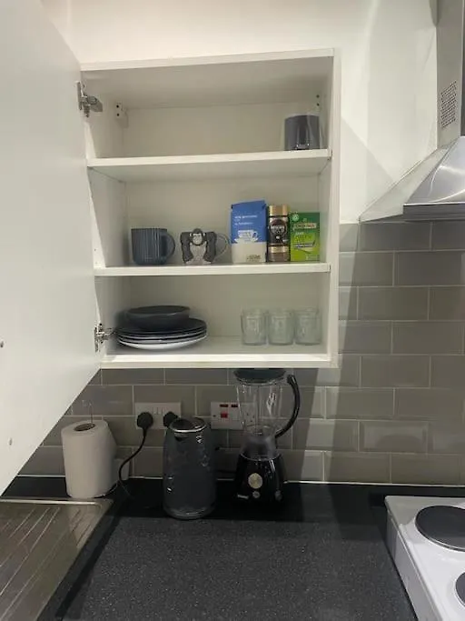 One Bedroom Apartment In Cardiff City Centre 0*,