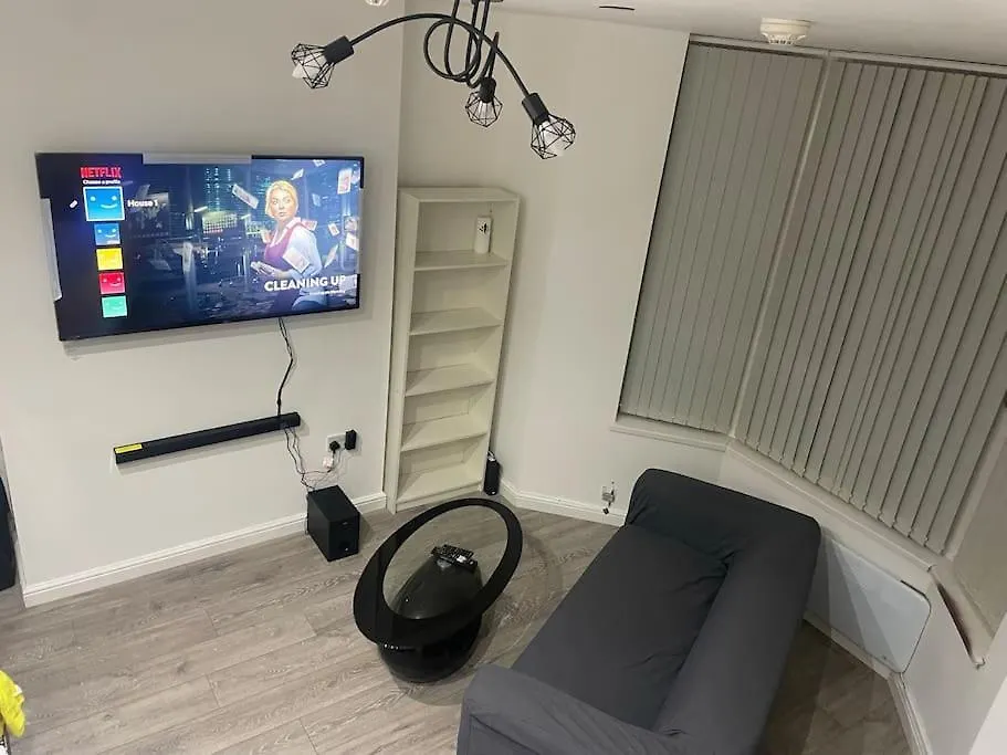 One Bedroom Apartment In Cardiff City Centre