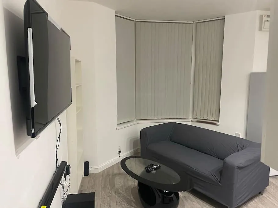 One Bedroom Apartment In Cardiff City Centre